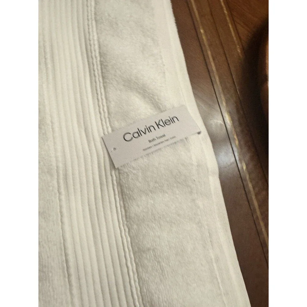 Calvin Klein  Bath Towel Set 2pcs White 100% Cotton New 30”X 56”